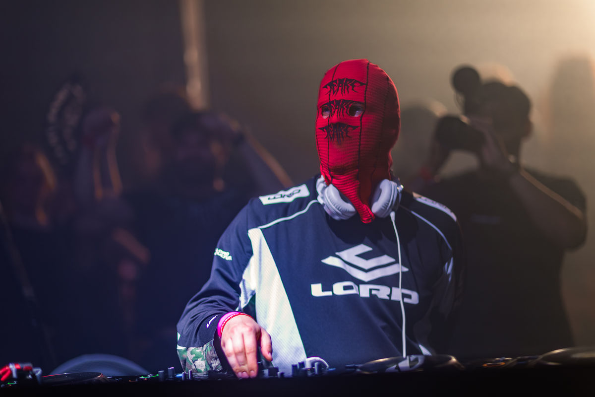 Loading... just a sec